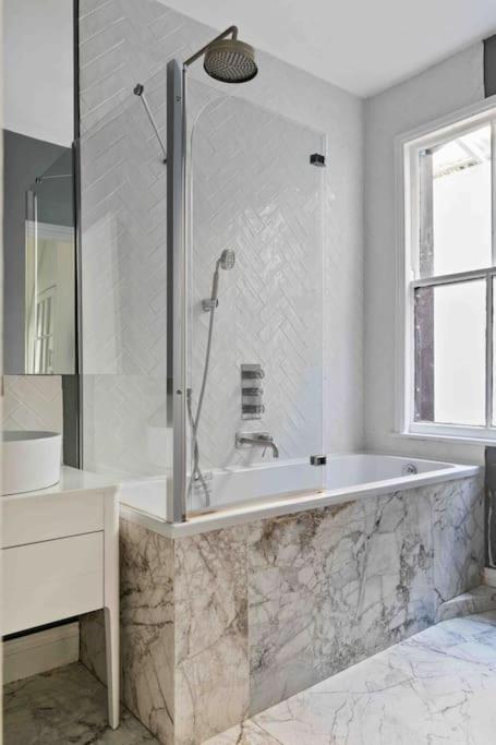 Modern 3 Bed Apartment In Tottenham London Exterior photo